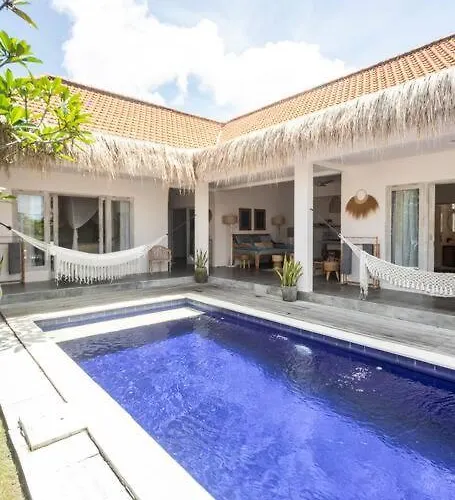 Villa Hart - Cosy And 3br With Pool